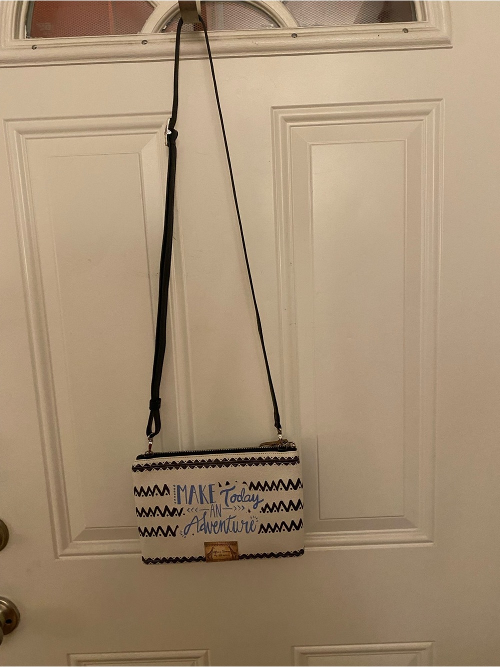 Brighton Africa Stories Gigi Giraffe Purse - Picture 8 of 14